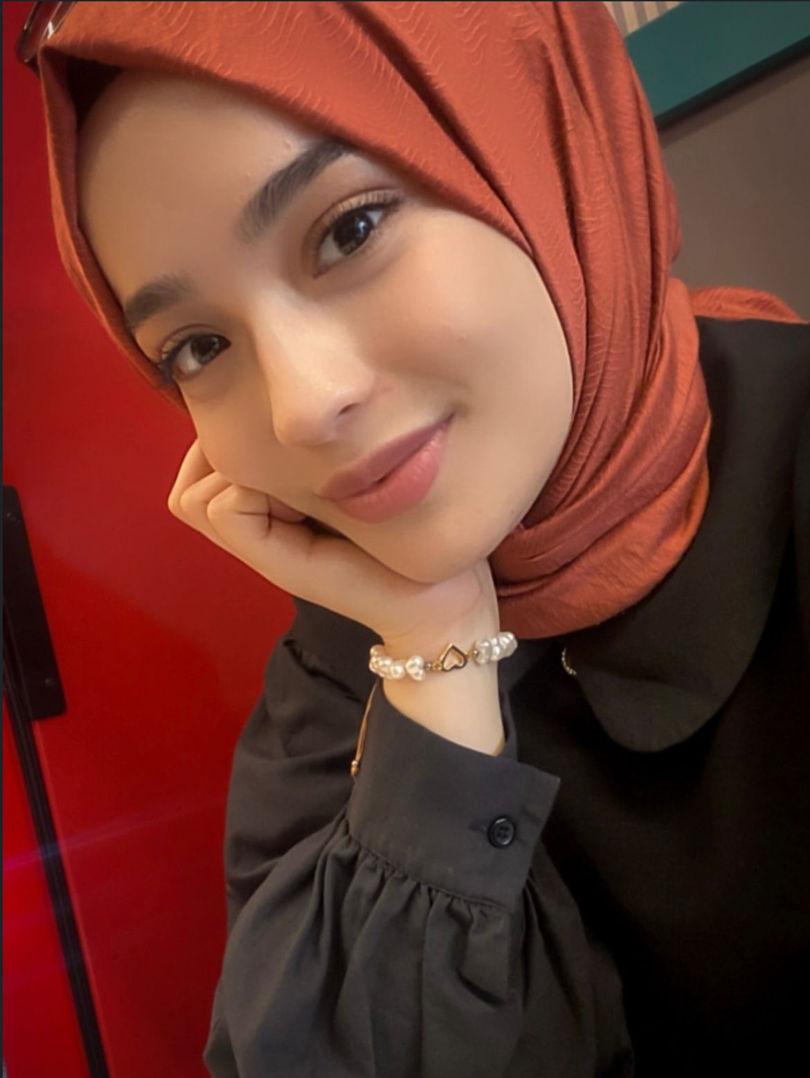 Orta Farklı Partner Escort Eylem